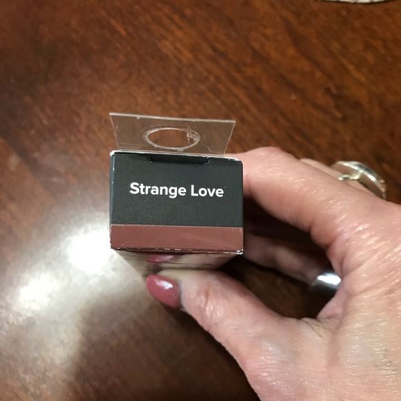 Too Faced Melted Latex lipstick Strange Love - Picture 5 of 6